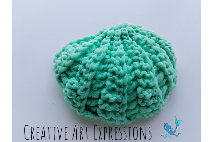 Small Tulle Seashell Scrubby
