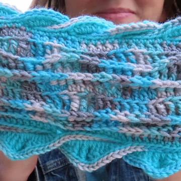 Sea Breeze Infinity Scarf in Frozen Sea