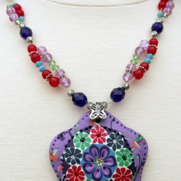 Clearance-Was $25.00 Now $15.00 Creative Art Expressions Handmade Red Green Purple Blue Flower Beaded Necklace Jewelry Clearance-Was $25.00 Now $15.00 Creative Art Expressions Handmade Red Green Purple Blue Flower Beaded Necklace Jewelry