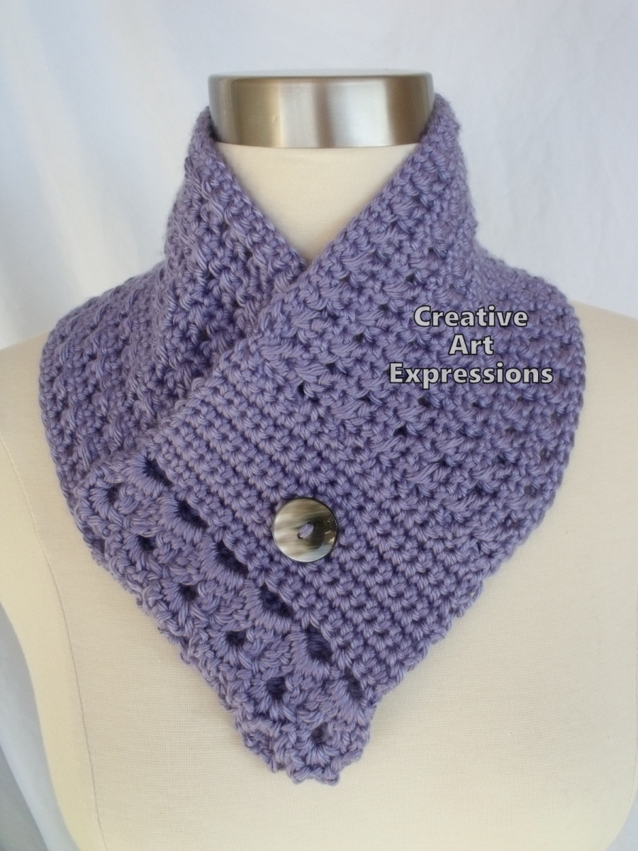 Lavender Lacy Neck Warmer 